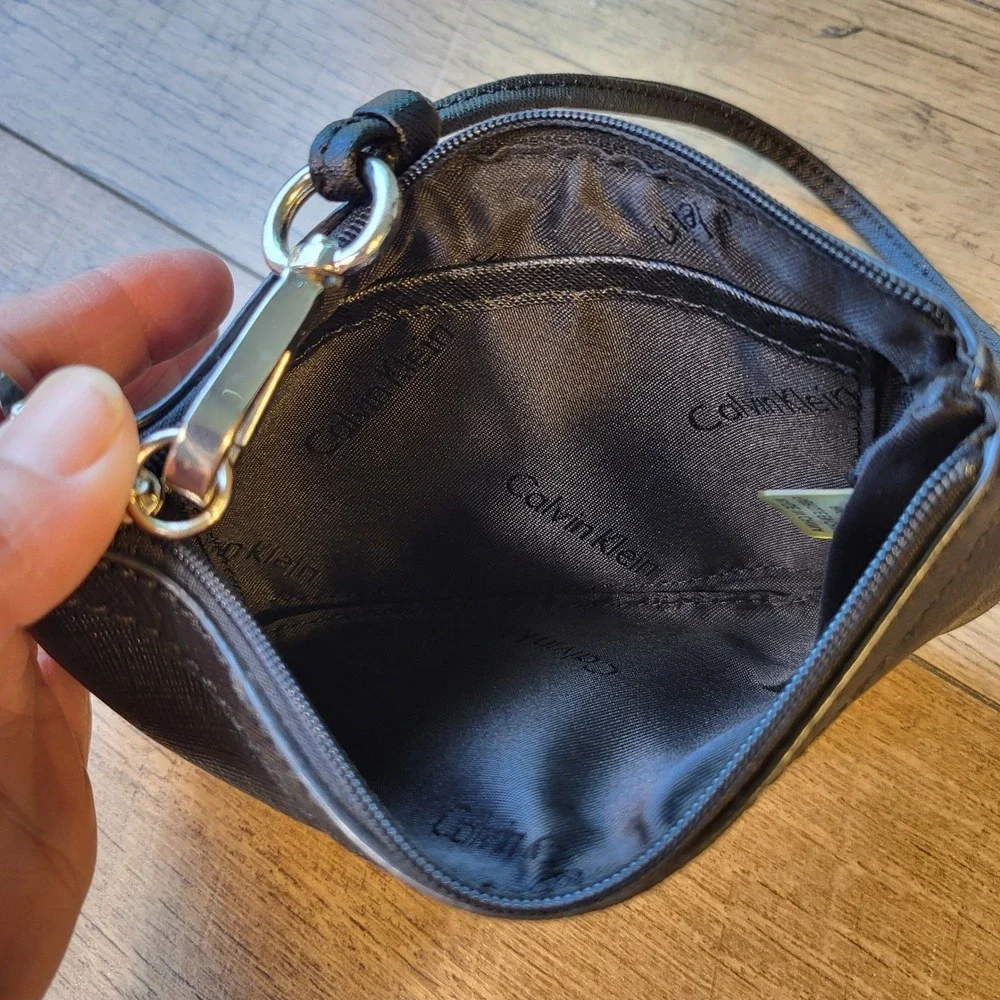 Calvin Klein Black Saffiano Leather Wristlet Pouch Zip Top Wallet Silver Logo